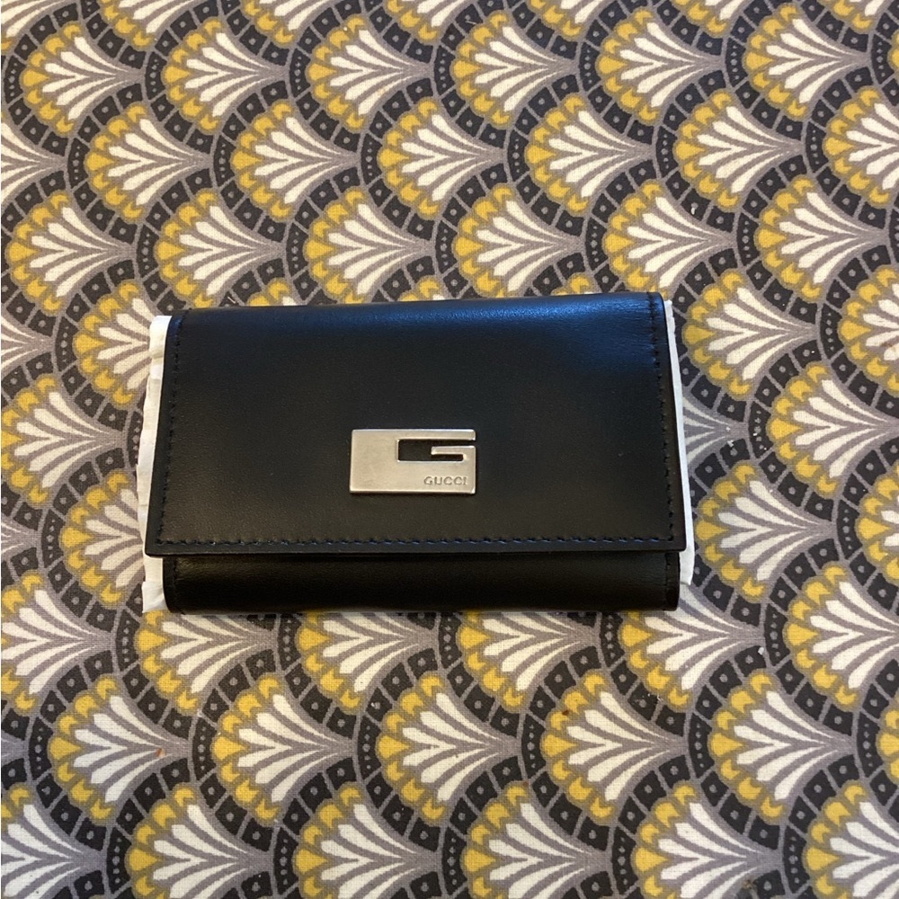 SALE ♥️ Authentic GUCCI leather Key Holder Case, super sleek piece